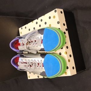 Marvel Van's size 6 in men's 7 5 in women's  multi color